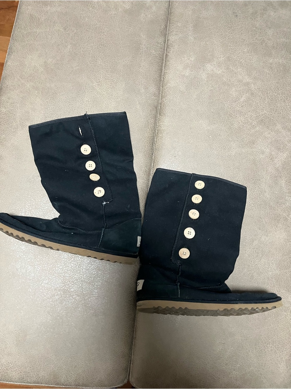 UGG AustraliaWomen's Black Button-Accent Mid-Calf Boots size 10